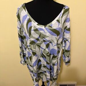 Nicole Miller Blue and Green Patterned Tunic 100 % linen V neck